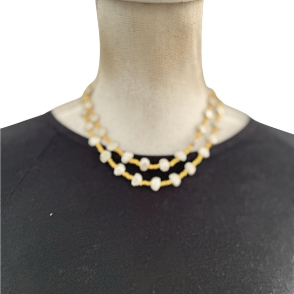 Vintage 1990’s Gold tone & flat stone shimmer gray bead Necklace toggle closure - Picture 2 of 7